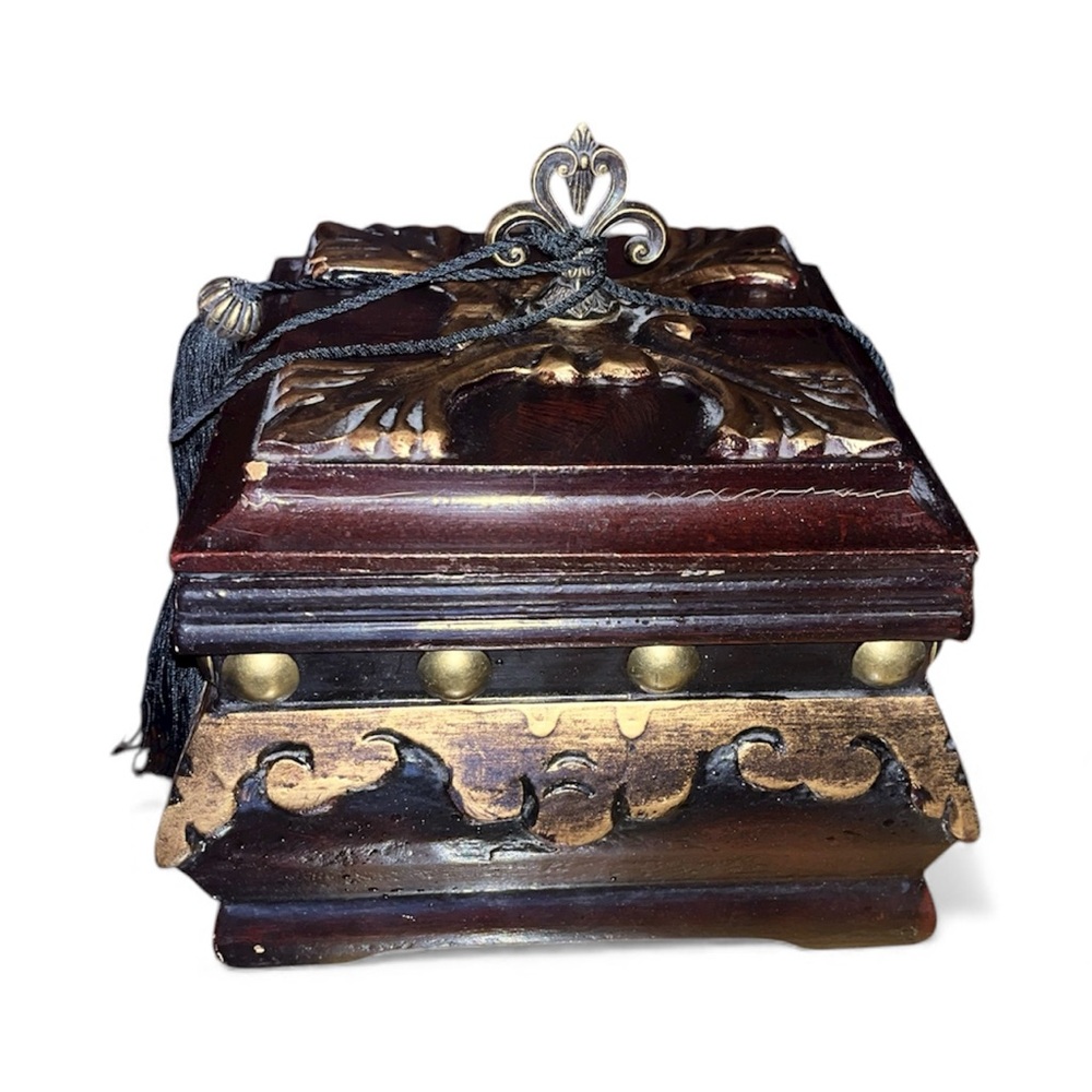 Vintage Sterling Industries Solid Camelot Wood Box 89-2263 With Metal Accents